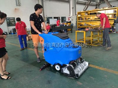 【昆山全自動洗地機價格 工廠環氧地面手推拖地機廠家圖片】昆山全自動洗地機價格 工廠環氧地面手推拖地機廠家圖片大全 - 無錫意馳清潔產品
